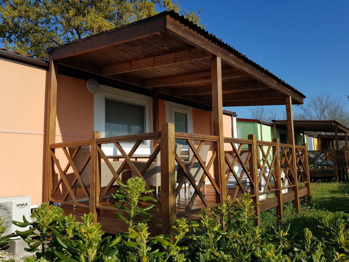 Naturist Mobile Homes Eden In Fkk Ulika Porec Exterior photo