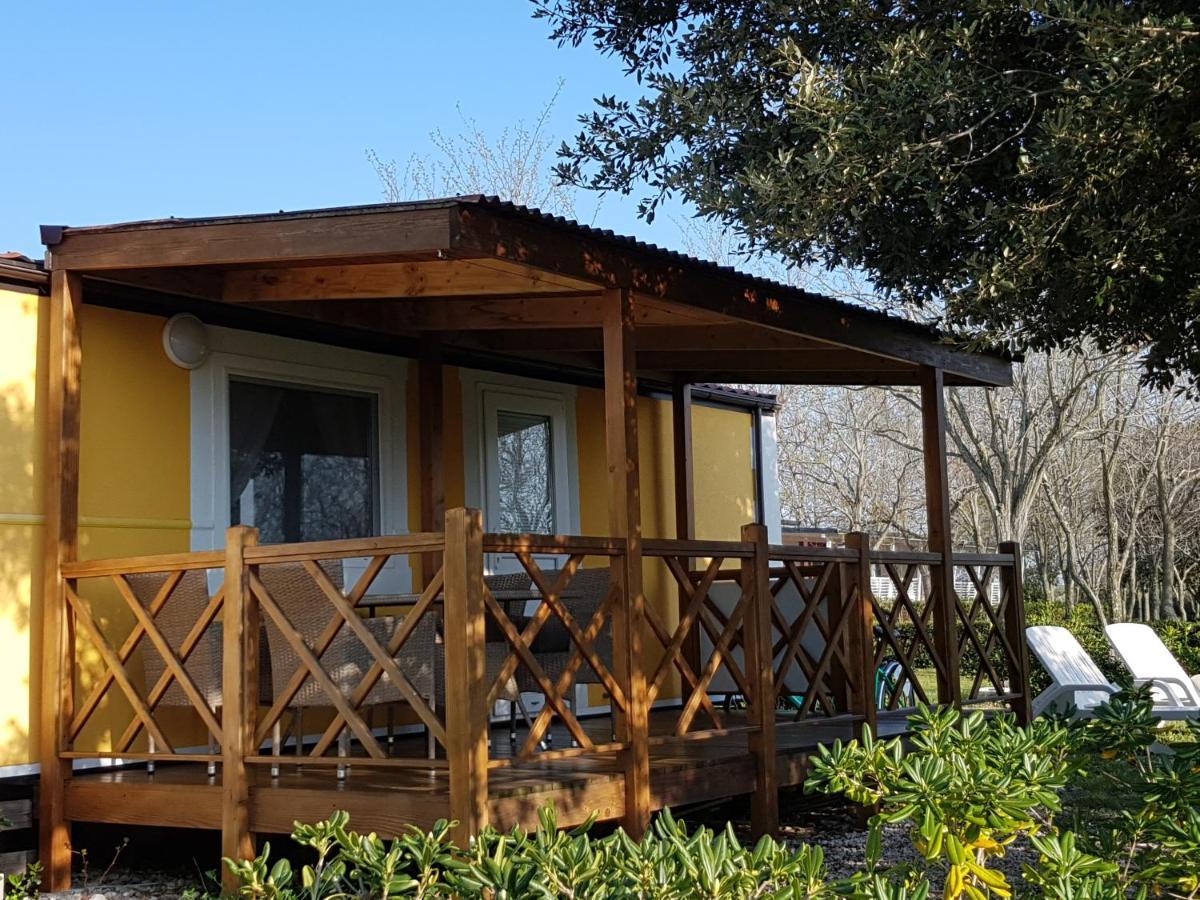 Naturist Mobile Homes Eden In Fkk Ulika Porec Exterior photo