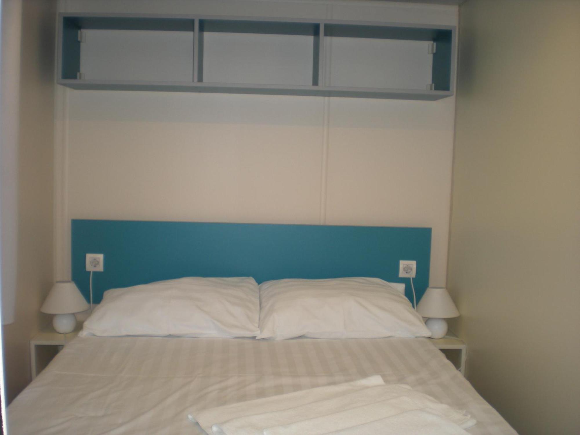 Naturist Mobile Homes Eden In Fkk Ulika Porec Room photo